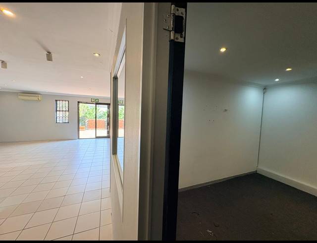 110M² OFFICE TO LET IN FOURWAYS